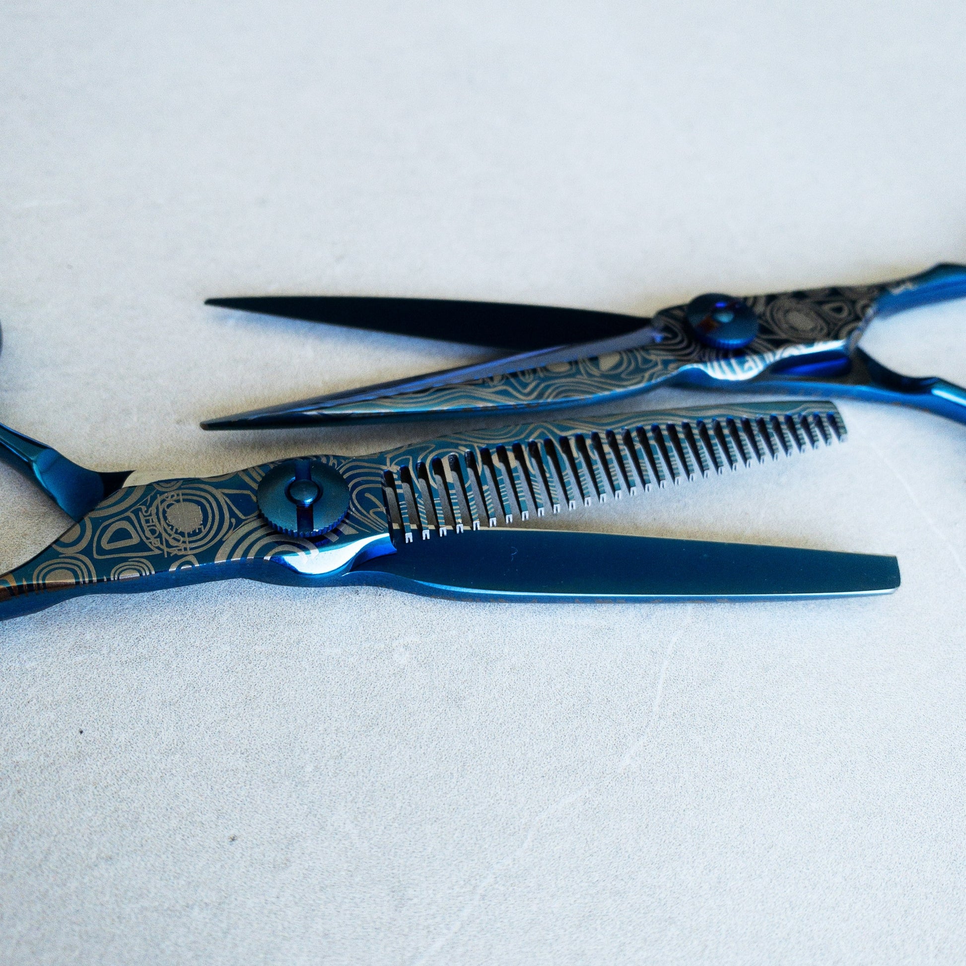 Kin Series 7 Japanese Steel Damascus Look Barber Scissors – The